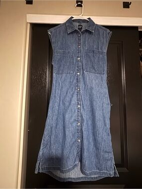 GAP Sleeveless collared open back Denim Shirt Dress in Medium indigo utility